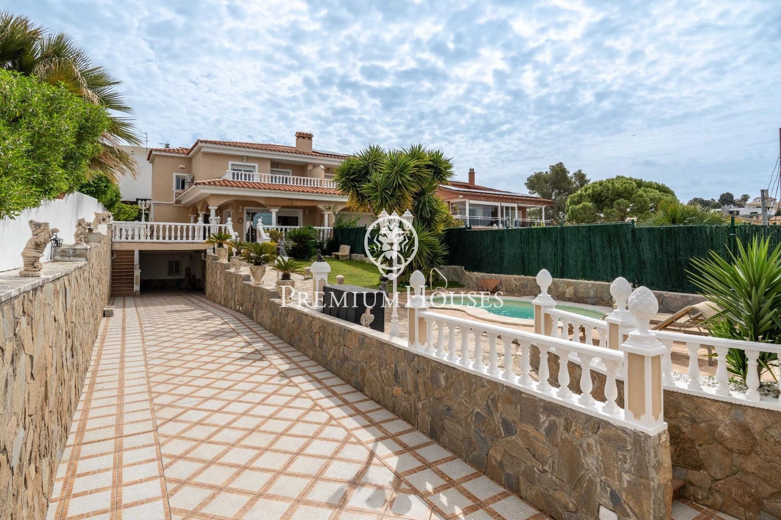 5 makuuhuone Rivitalo myytävänä paikassa Sant Pere de Ribes mukana uima-altaan 
autotalli - 797 000 € (Ref: 9812326)