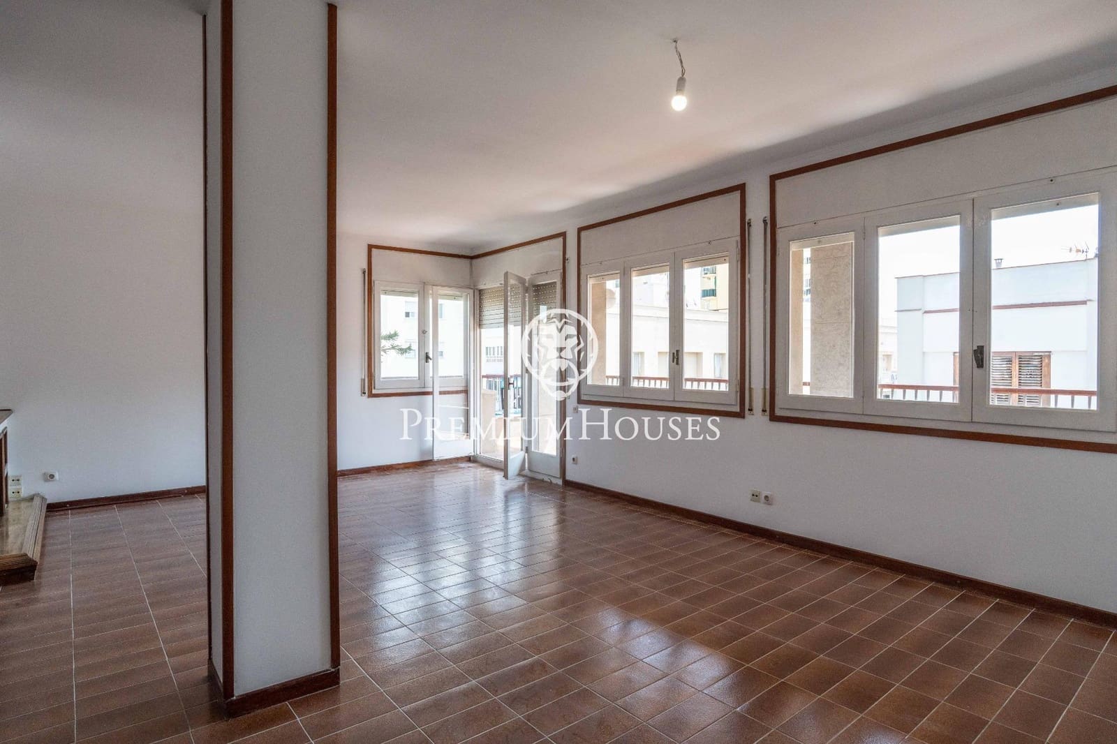 Piso de 6 habitaciones en Vilanova i la Geltrú en venta - 495.000 € (Ref: 9812327)