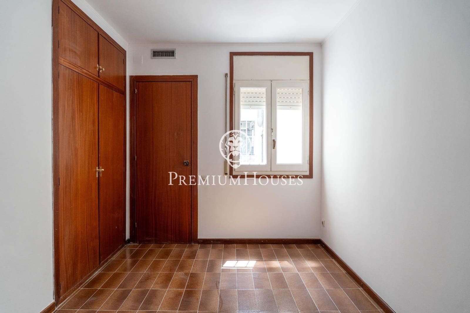 Piso de 6 habitaciones en Vilanova i la Geltrú en venta - 495.000 € (Ref: 9812327)
