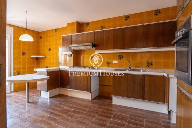 Piso de 6 habitaciones en Vilanova i la Geltrú en venta - 495.000 € (Ref: 9812327)