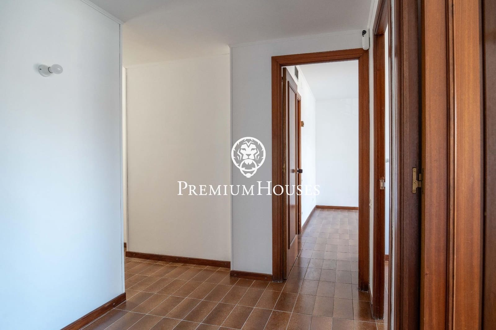 6 bedroom Flat for sale in Vilanova i la Geltru - € 495,000 (Ref: 9812327)