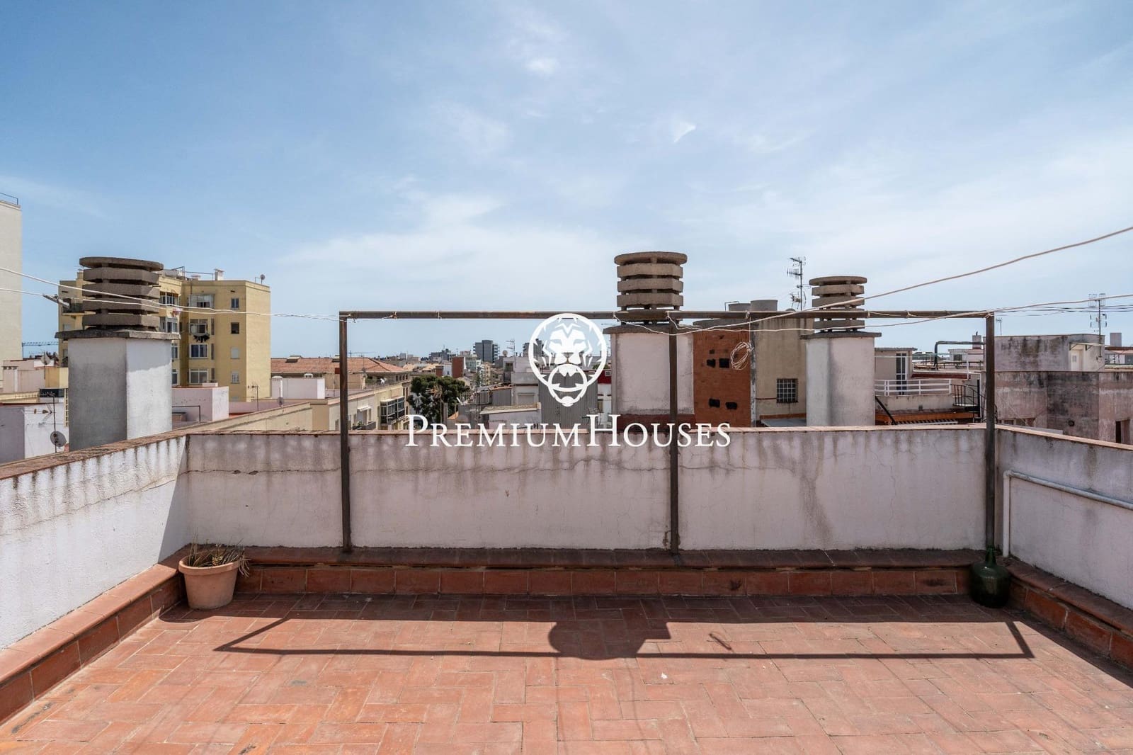 6 bedroom Flat for sale in Vilanova i la Geltru - € 495,000 (Ref: 9812327)
