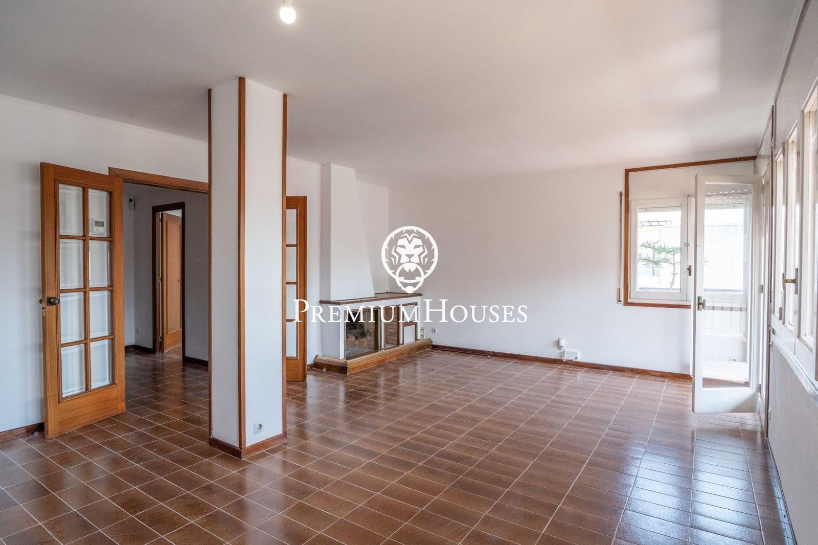 6 bedroom Flat for sale in Vilanova i la Geltru - € 495,000 (Ref: 9812327)