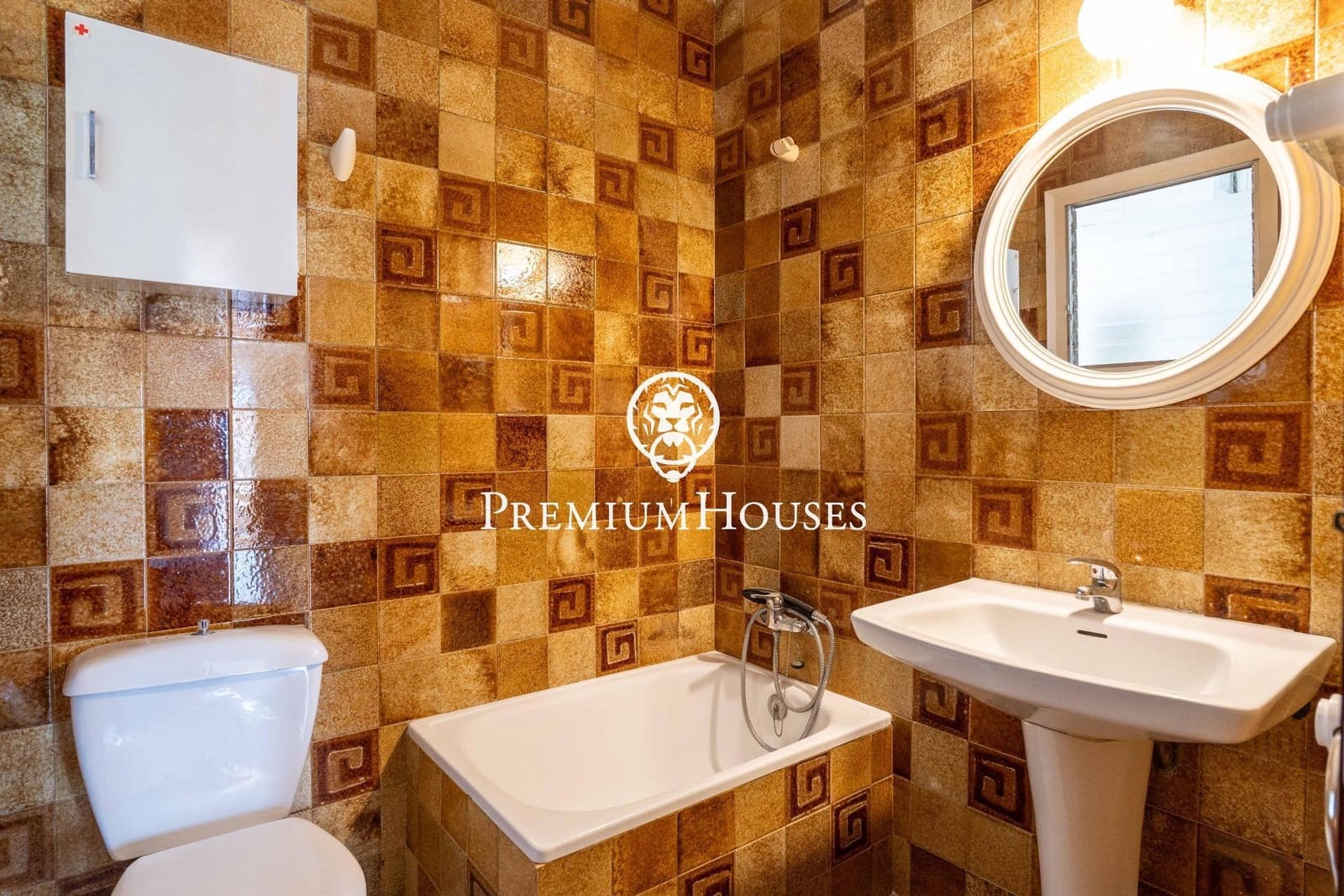 6 bedroom Flat for sale in Vilanova i la Geltru - € 495,000 (Ref: 9812327)