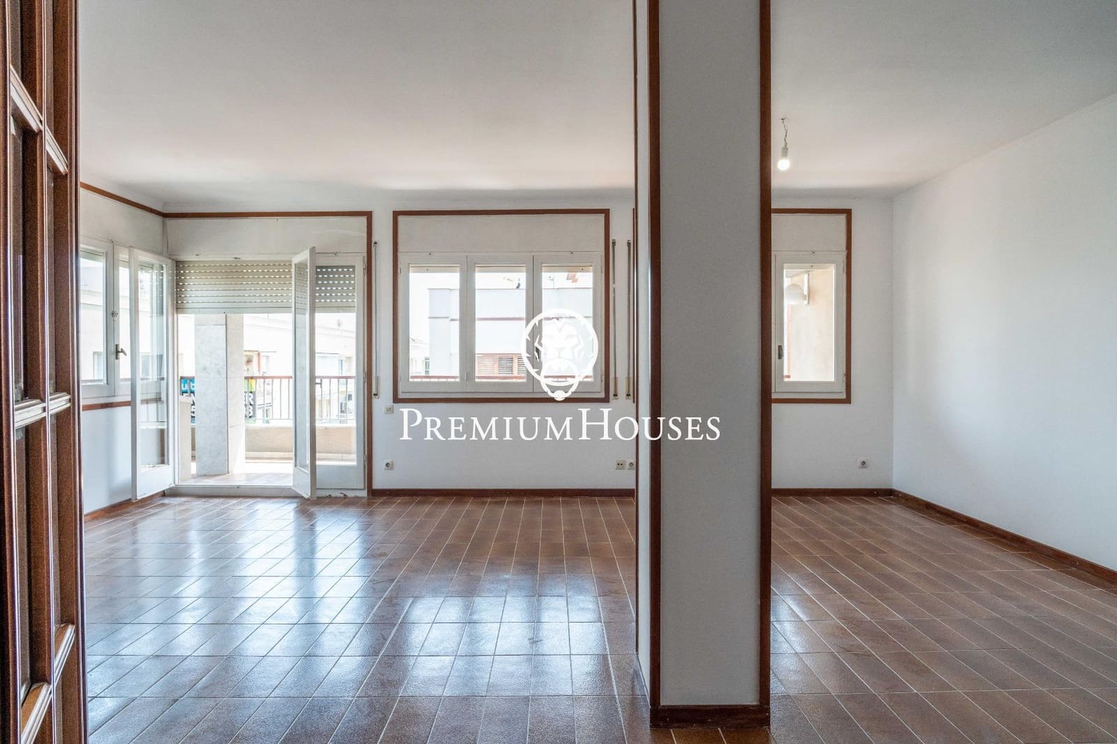 6 bedroom Flat for sale in Vilanova i la Geltru - € 495,000 (Ref: 9812327)