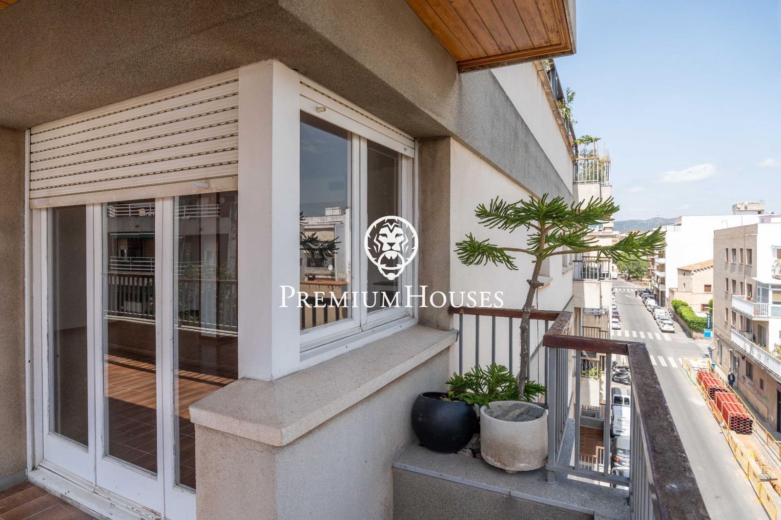 6 bedroom Flat for sale in Vilanova i la Geltru - € 495,000 (Ref: 9812327)