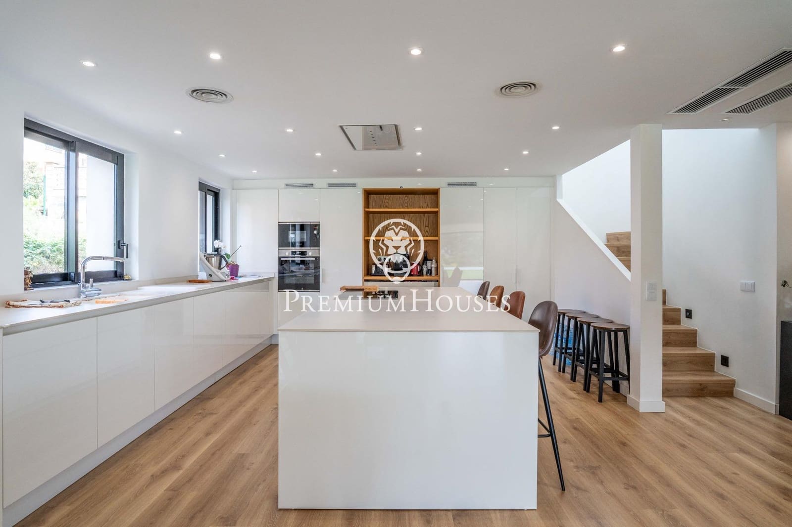 Chalet de 5 habitaciones en Gavà en venta con piscina - 2.000.000 € (Ref: 9812330)