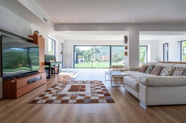Chalet de 5 habitaciones en Gavà en venta con piscina - 2.000.000 € (Ref: 9812330)