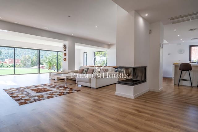 Chalet de 5 habitaciones en Gavà en venta con piscina - 2.000.000 € (Ref: 9812330)