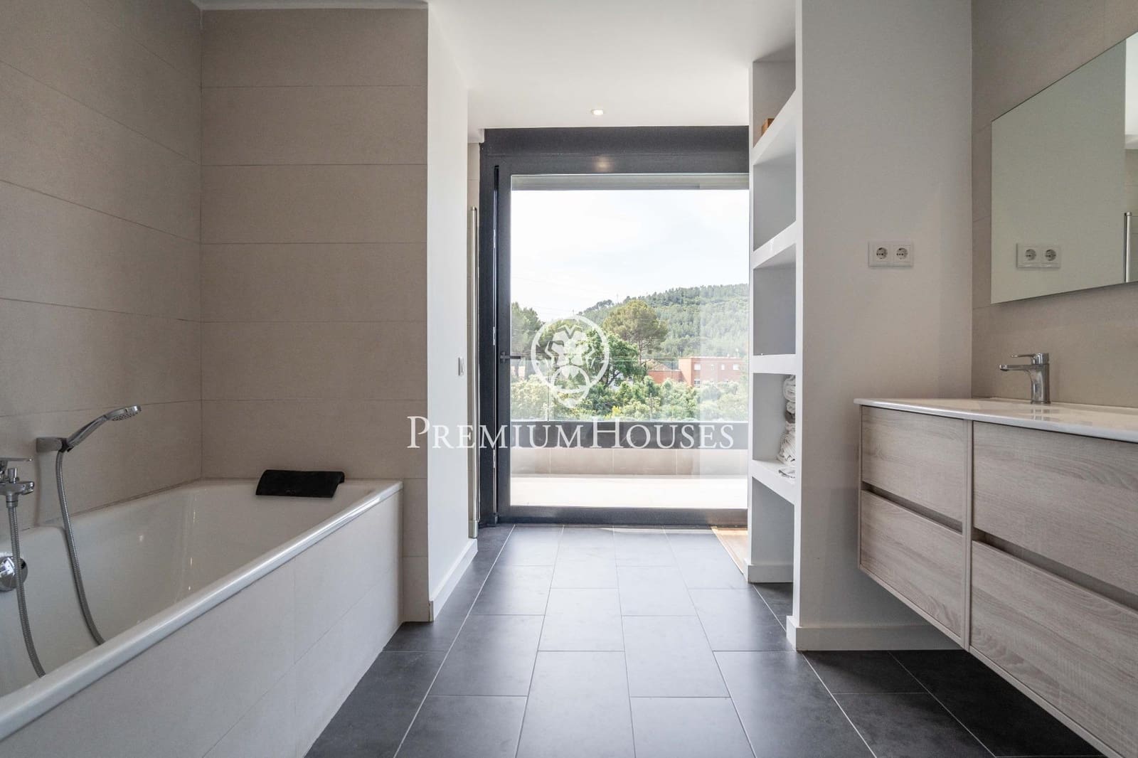 Chalet de 5 habitaciones en Gavà en venta con piscina - 2.000.000 € (Ref: 9812330)