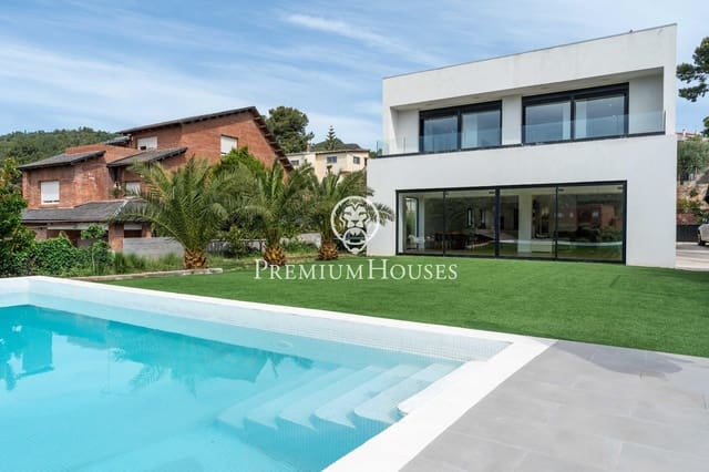 Chalet de 5 habitaciones en Gavà en venta con piscina - 2.000.000 € (Ref: 9812330)