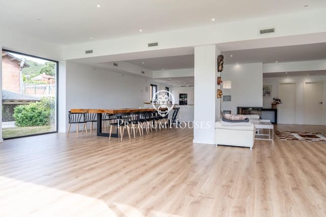 Chalet de 5 habitaciones en Gavà en venta con piscina - 2.000.000 € (Ref: 9812330)