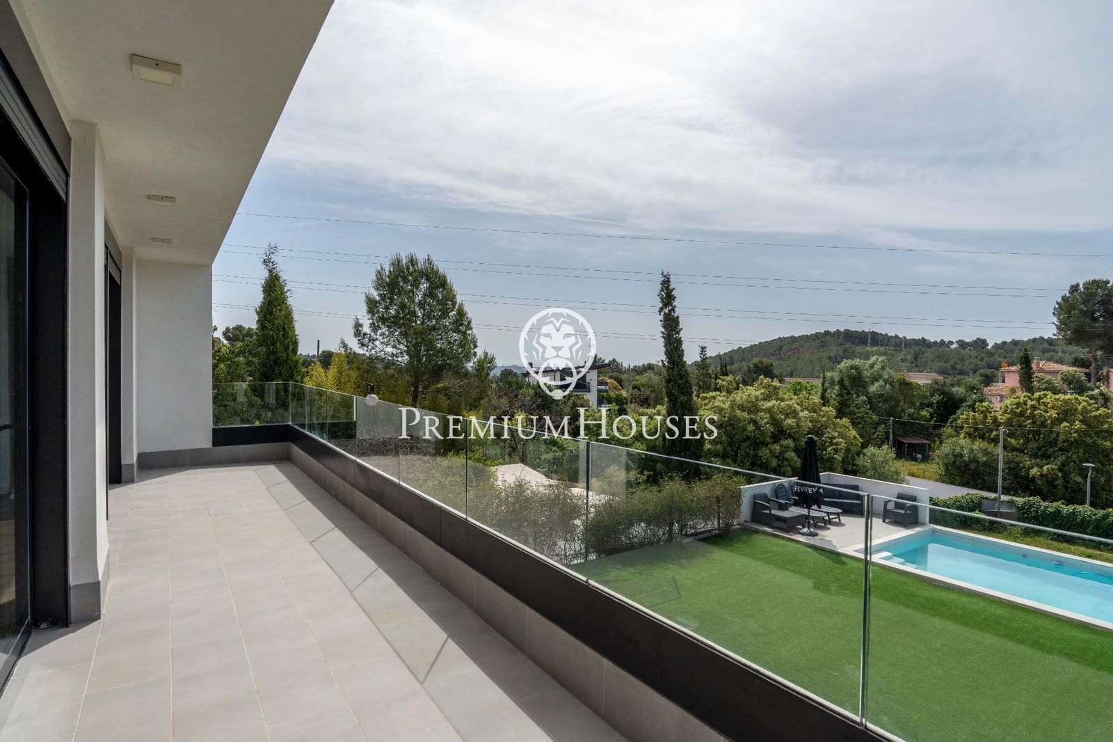 5 bedroom Villa for sale in Gava with pool - € 2,000,000 (Ref: 9812330)