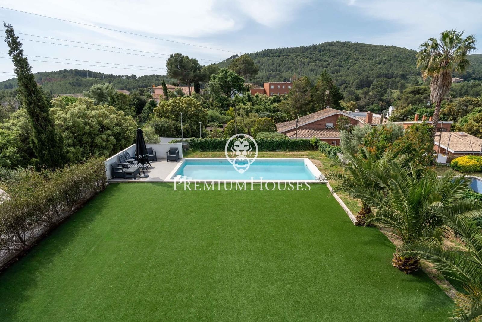 5 bedroom Villa for sale in Gava with pool - € 2,000,000 (Ref: 9812330)