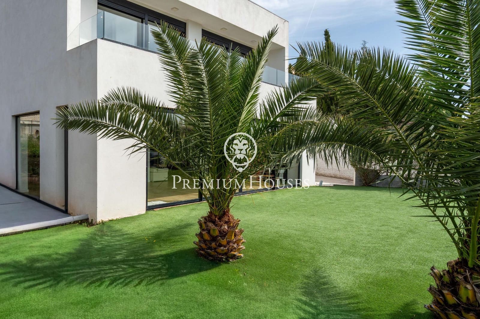 5 bedroom Villa for sale in Gava with pool - € 2,000,000 (Ref: 9812330)