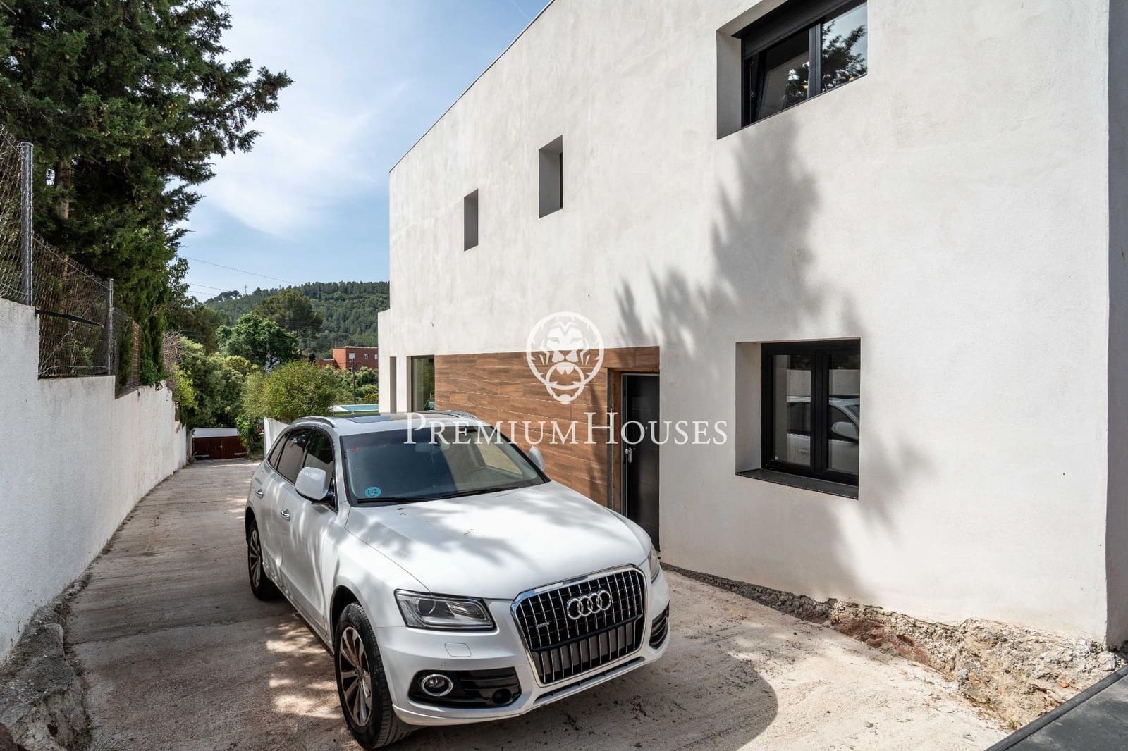 5 bedroom Villa for sale in Gava with pool - € 2,000,000 (Ref: 9812330)