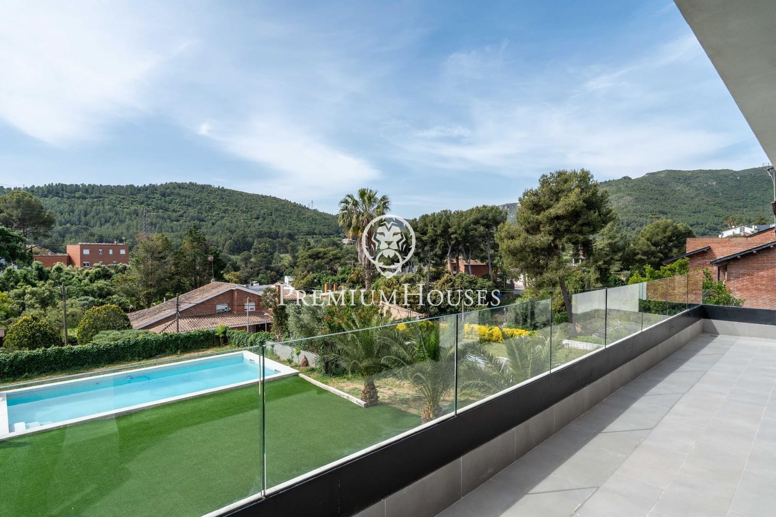 5 bedroom Villa for sale in Gava with pool - € 2,000,000 (Ref: 9812330)