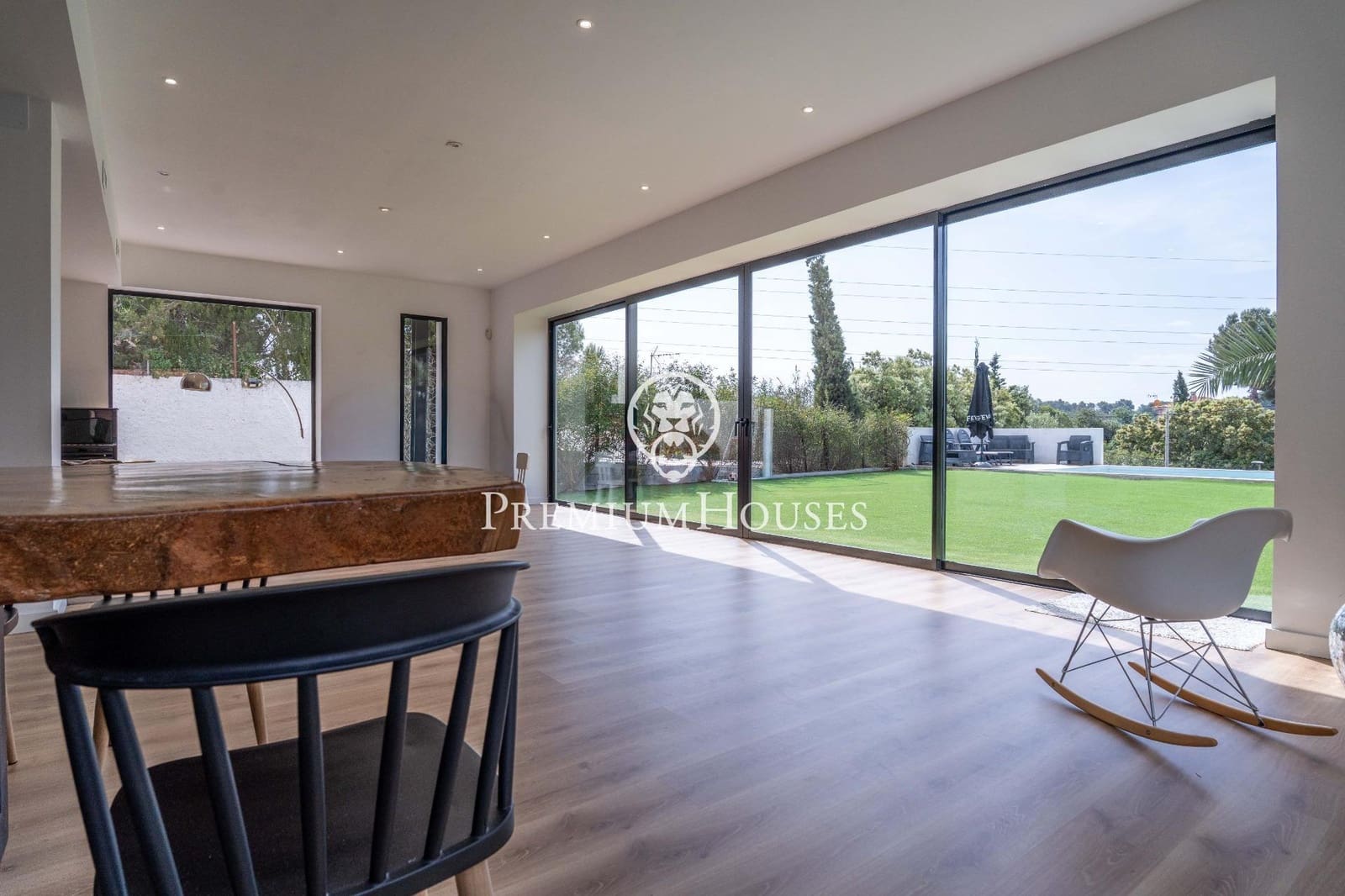 5 bedroom Villa for sale in Gava with pool - € 2,000,000 (Ref: 9812330)