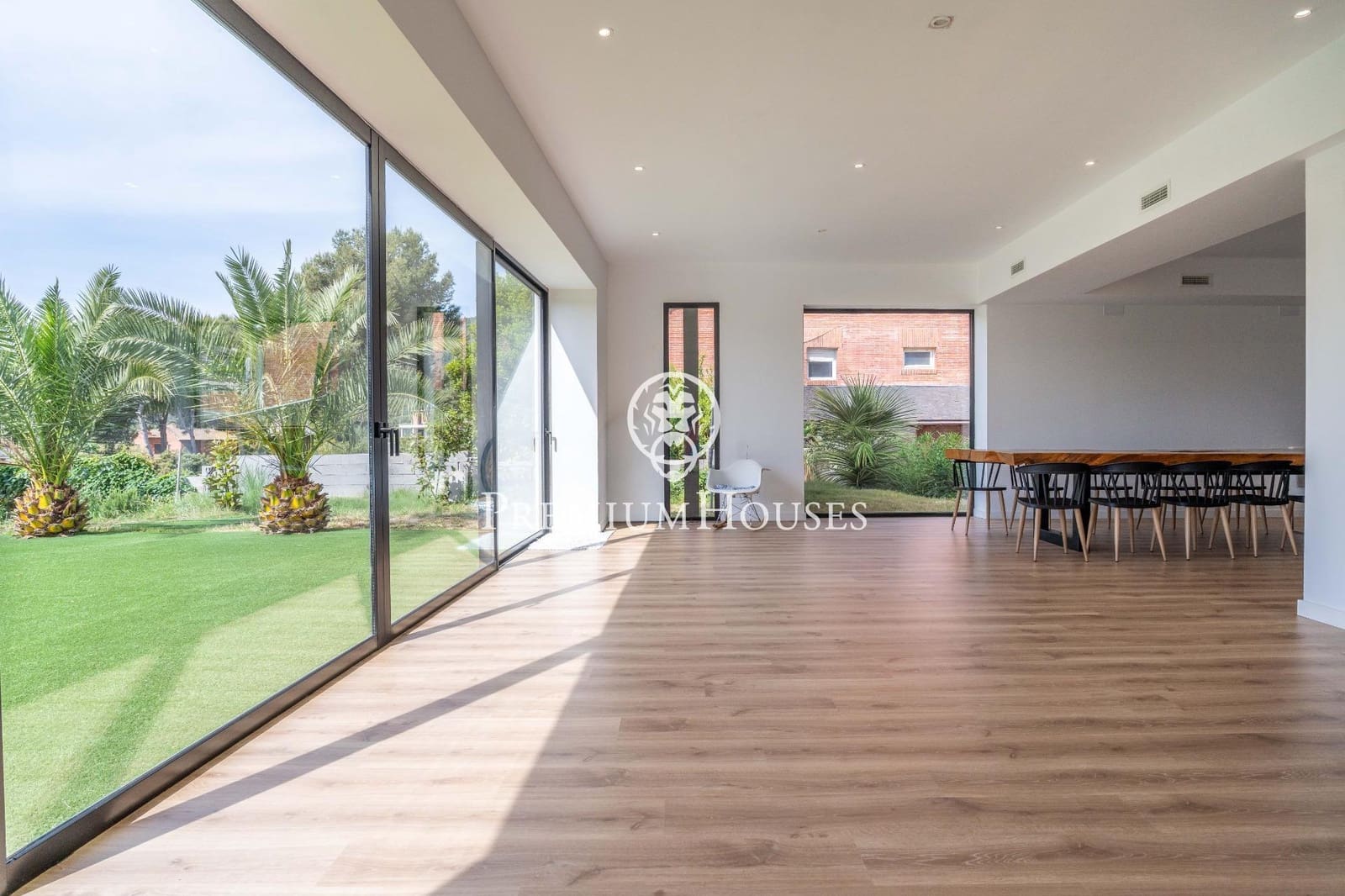 5 bedroom Villa for sale in Gava with pool - € 2,000,000 (Ref: 9812330)