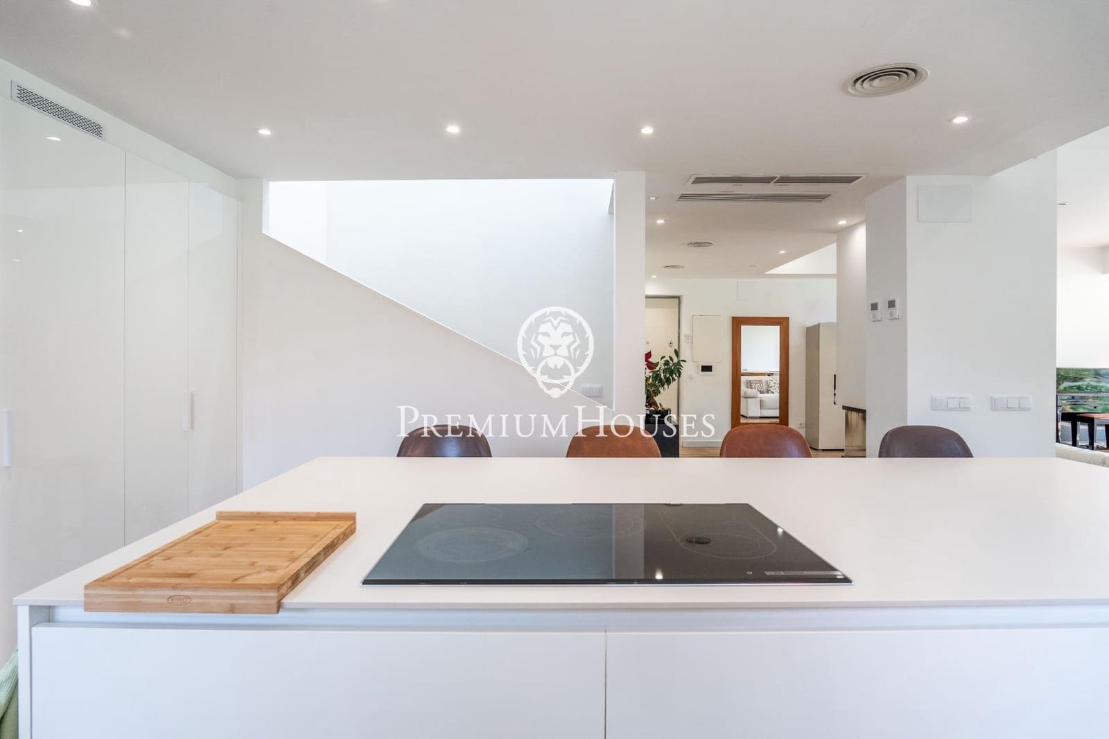 5 bedroom Villa for sale in Gava with pool - € 2,000,000 (Ref: 9812330)