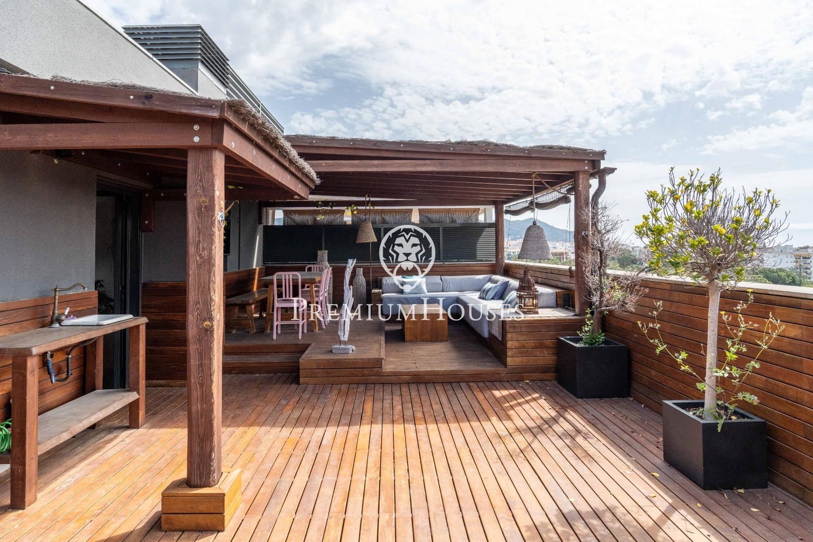 4 bedroom Penthouse for sale in Sitges with pool - € 1,198,000 (Ref: 9816048)