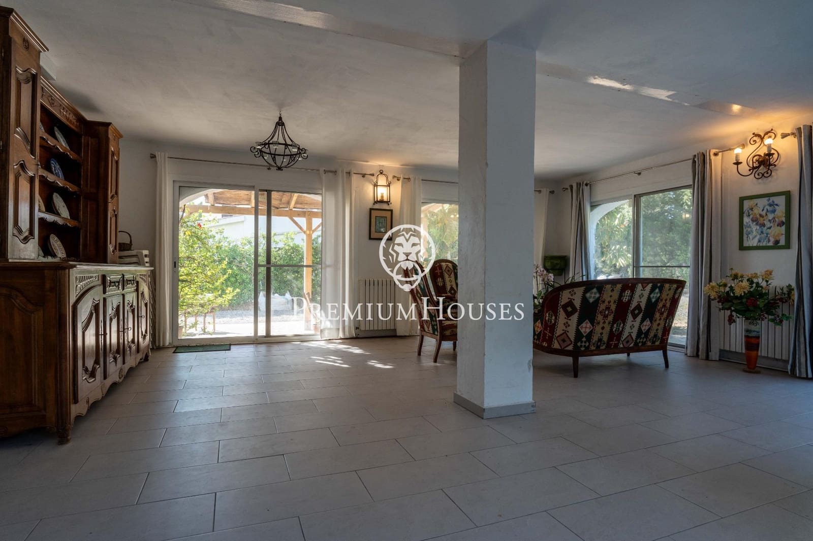 5 Zimmer Villa zu verkaufen in L'Ametlla de Mar mit Pool Garage - 995.000 € (Ref: 9825058)