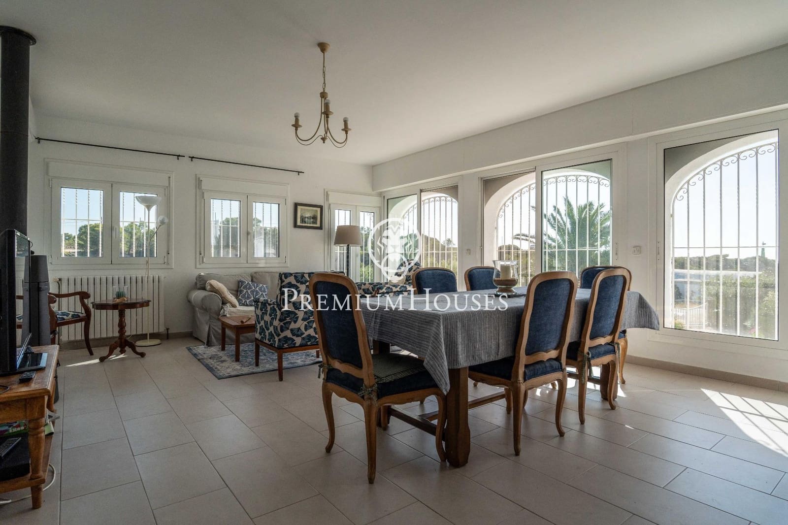 5 Zimmer Villa zu verkaufen in L'Ametlla de Mar mit Pool Garage - 995.000 € (Ref: 9825058)