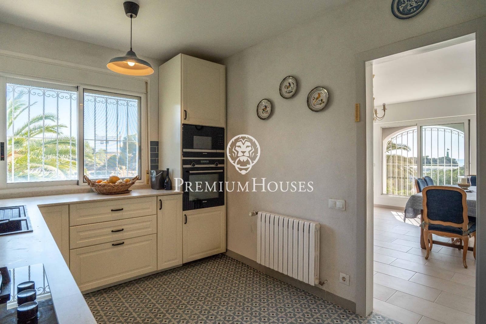 5 Zimmer Villa zu verkaufen in L'Ametlla de Mar mit Pool Garage - 995.000 € (Ref: 9825058)
