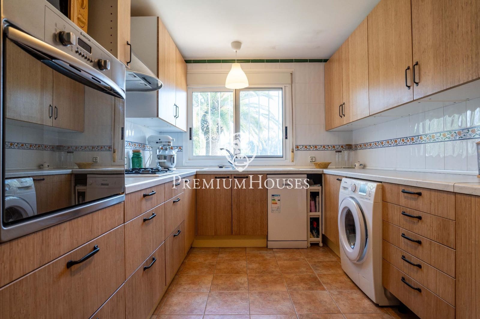 5 Zimmer Villa zu verkaufen in L'Ametlla de Mar mit Pool Garage - 995.000 € (Ref: 9825058)