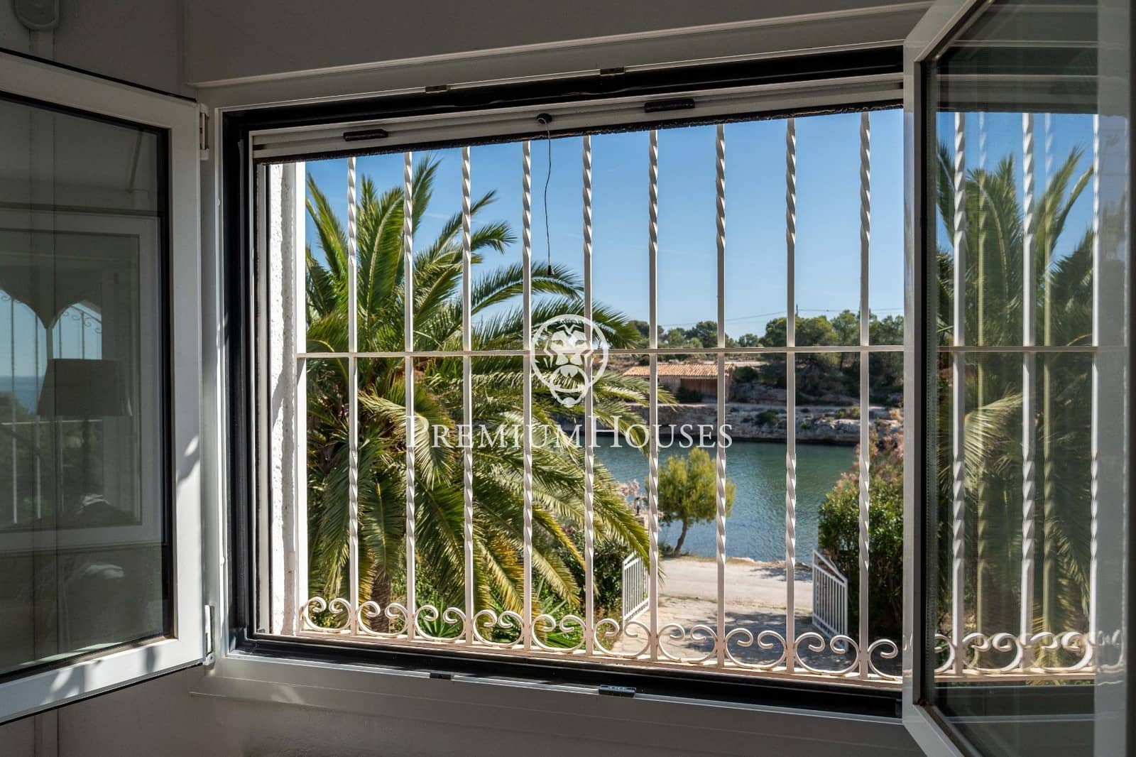 5 Zimmer Villa zu verkaufen in L'Ametlla de Mar mit Pool Garage - 995.000 € (Ref: 9825058)