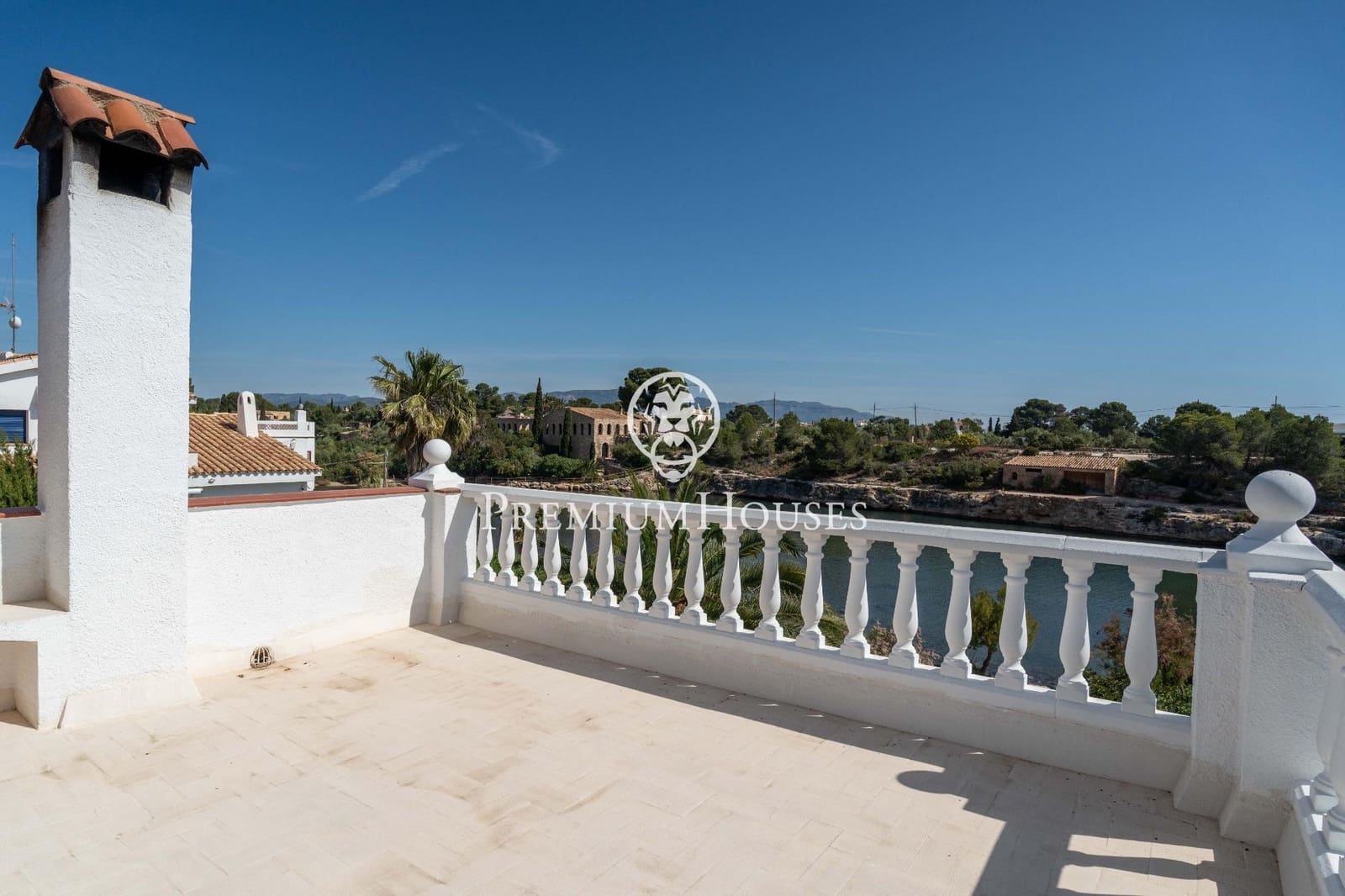 5 Zimmer Villa zu verkaufen in L'Ametlla de Mar mit Pool Garage - 995.000 € (Ref: 9825058)