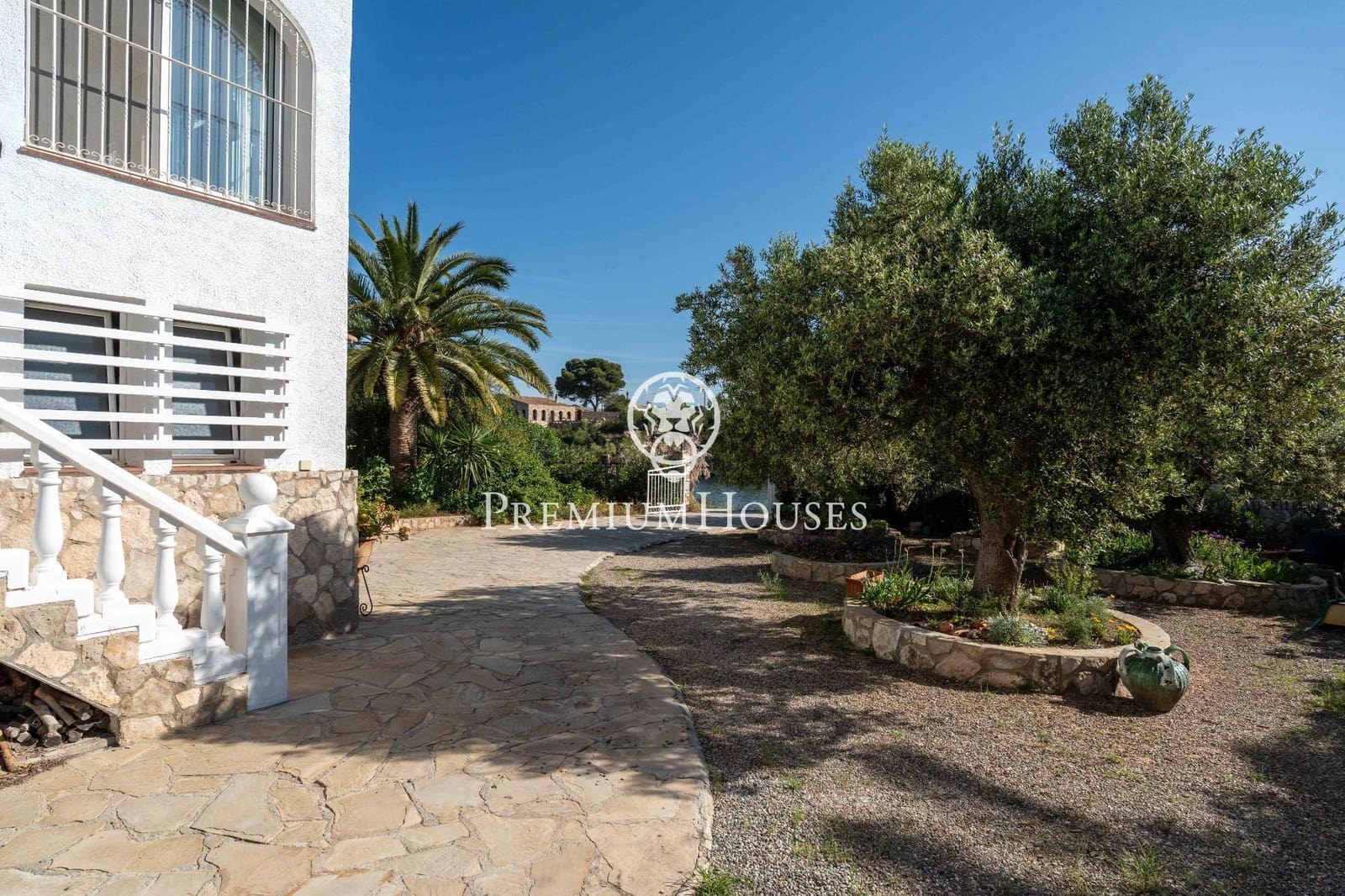 5 Zimmer Villa zu verkaufen in L'Ametlla de Mar mit Pool Garage - 995.000 € (Ref: 9825058)