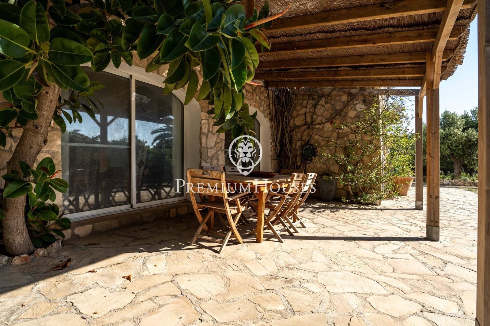 5 Zimmer Villa zu verkaufen in L'Ametlla de Mar mit Pool Garage - 995.000 € (Ref: 9825058)