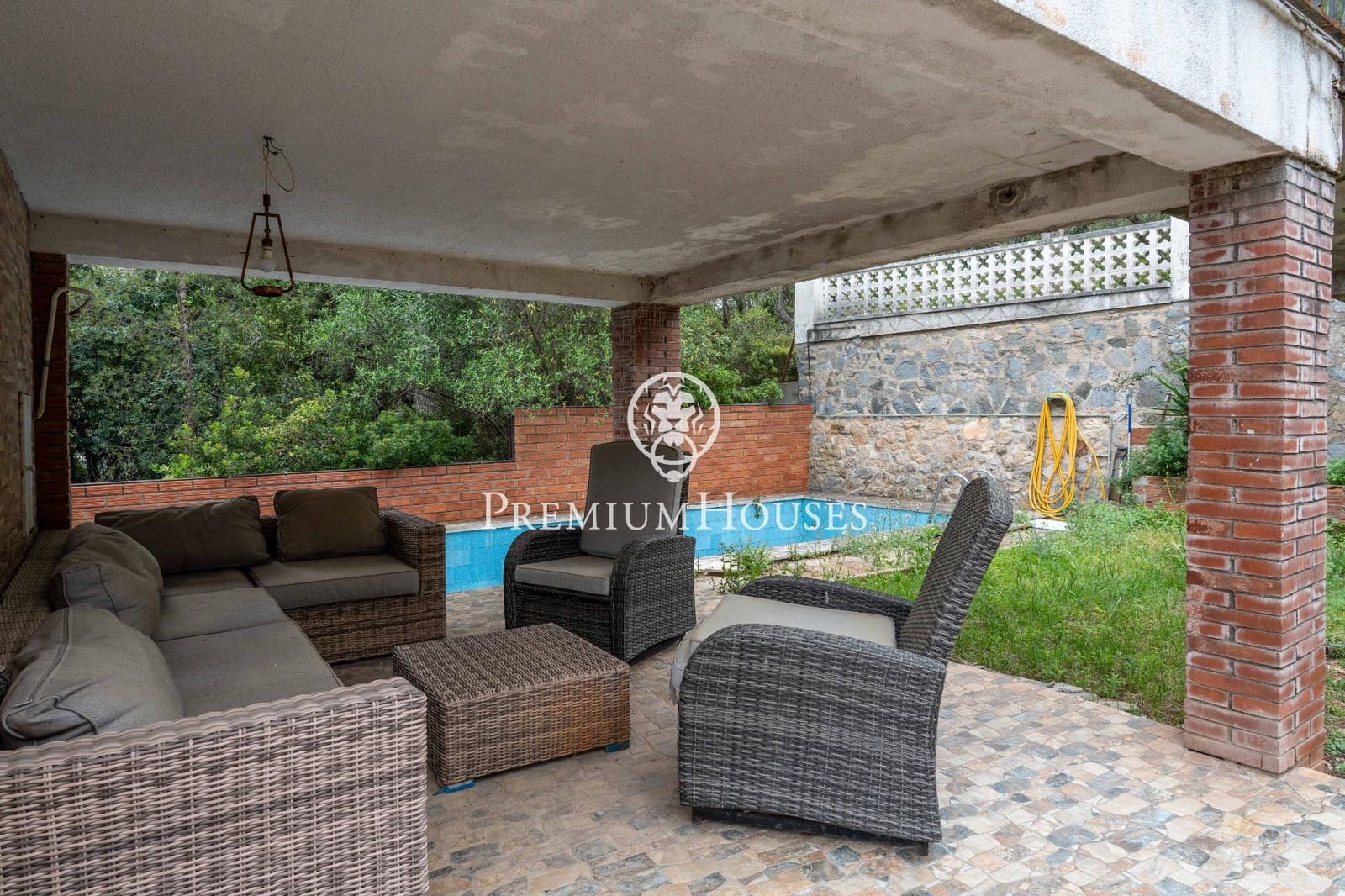 4 makuuhuone Huvila myytävänä paikassa Castelldefels mukana uima-altaan 
autotalli - 685 000 € (Ref: 9831753)