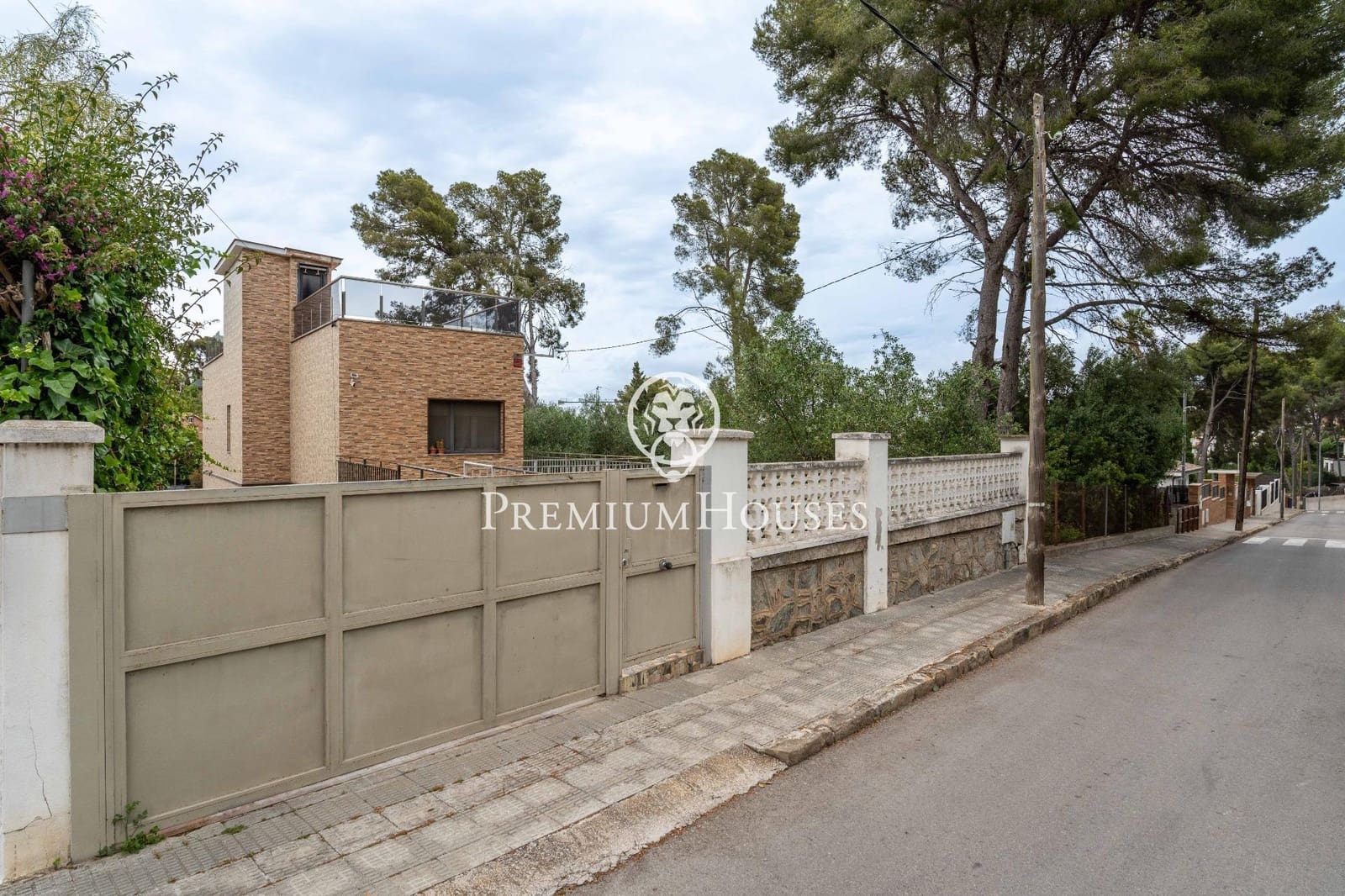 4 makuuhuone Huvila myytävänä paikassa Castelldefels mukana uima-altaan 
autotalli - 685 000 € (Ref: 9831753)