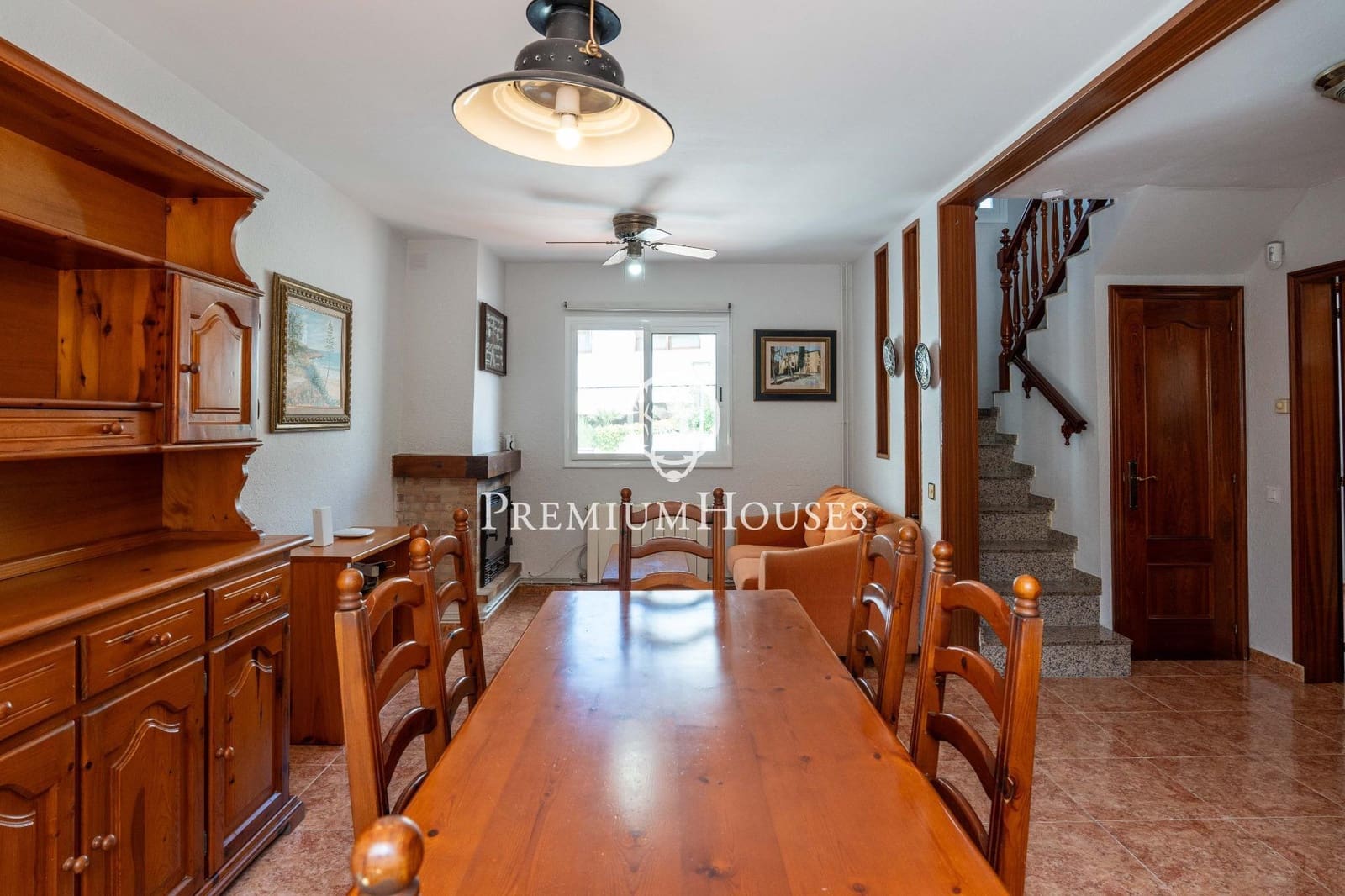 4 bedroom Terraced Villa for sale in Tarragona city with garage - € 365,000 (Ref: 9839533)