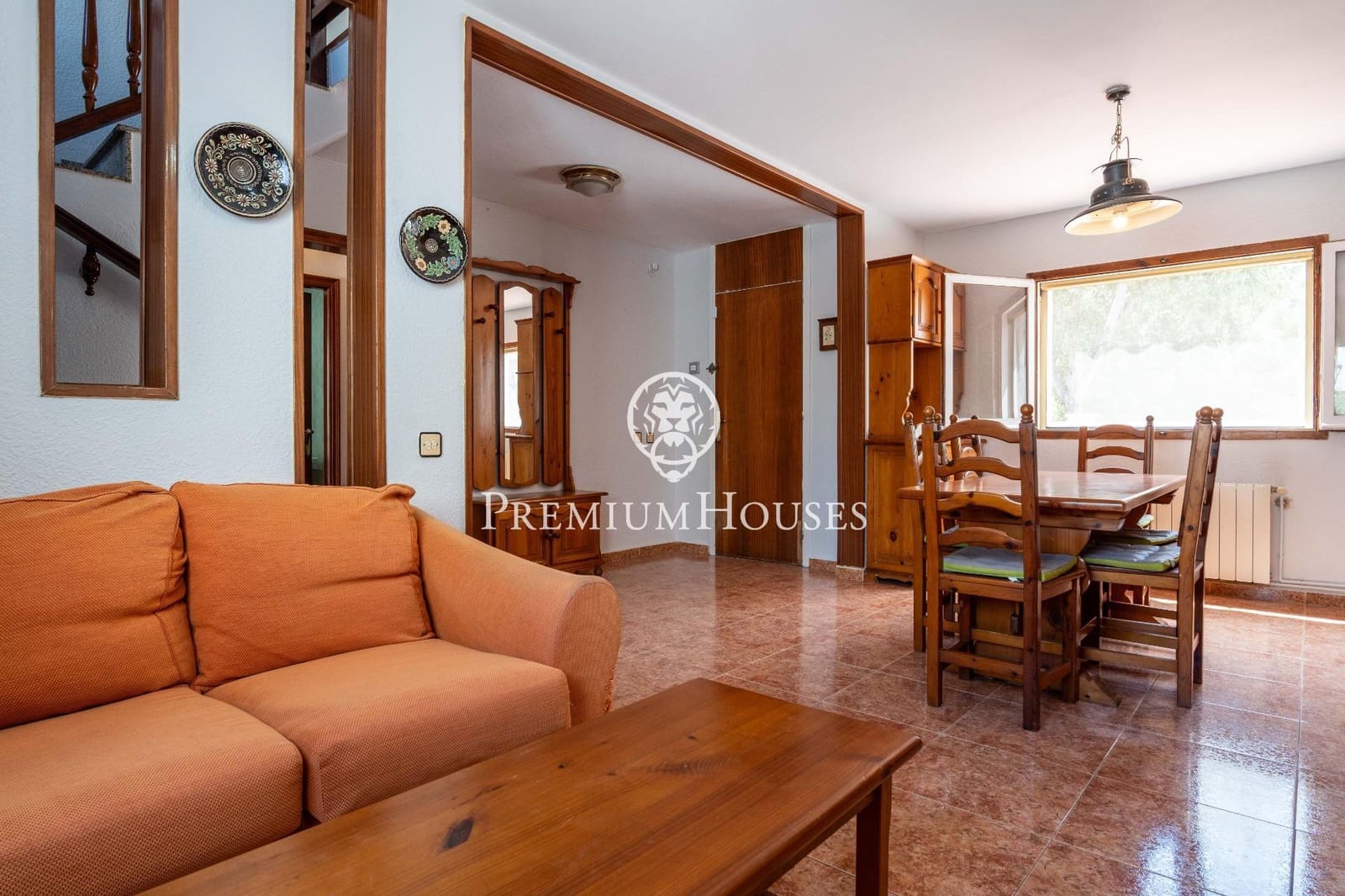 4 bedroom Terraced Villa for sale in Tarragona city with garage - € 365,000 (Ref: 9839533)