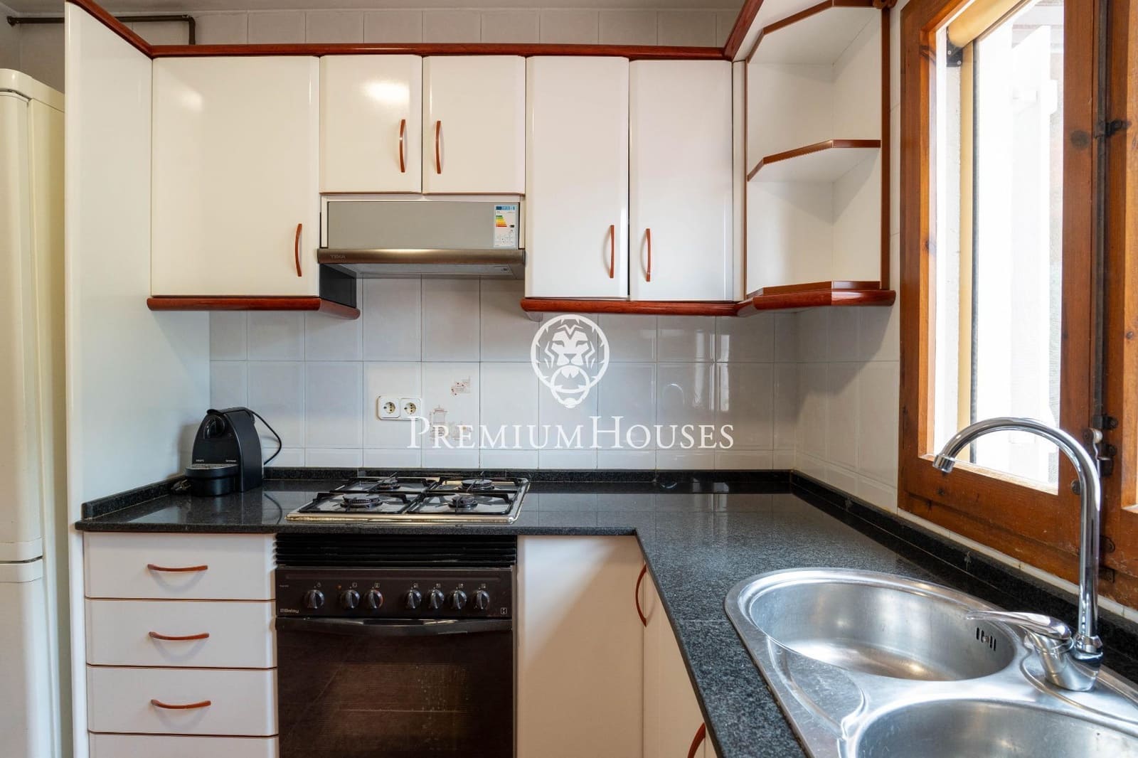 4 bedroom Terraced Villa for sale in Tarragona city with garage - € 365,000 (Ref: 9839533)