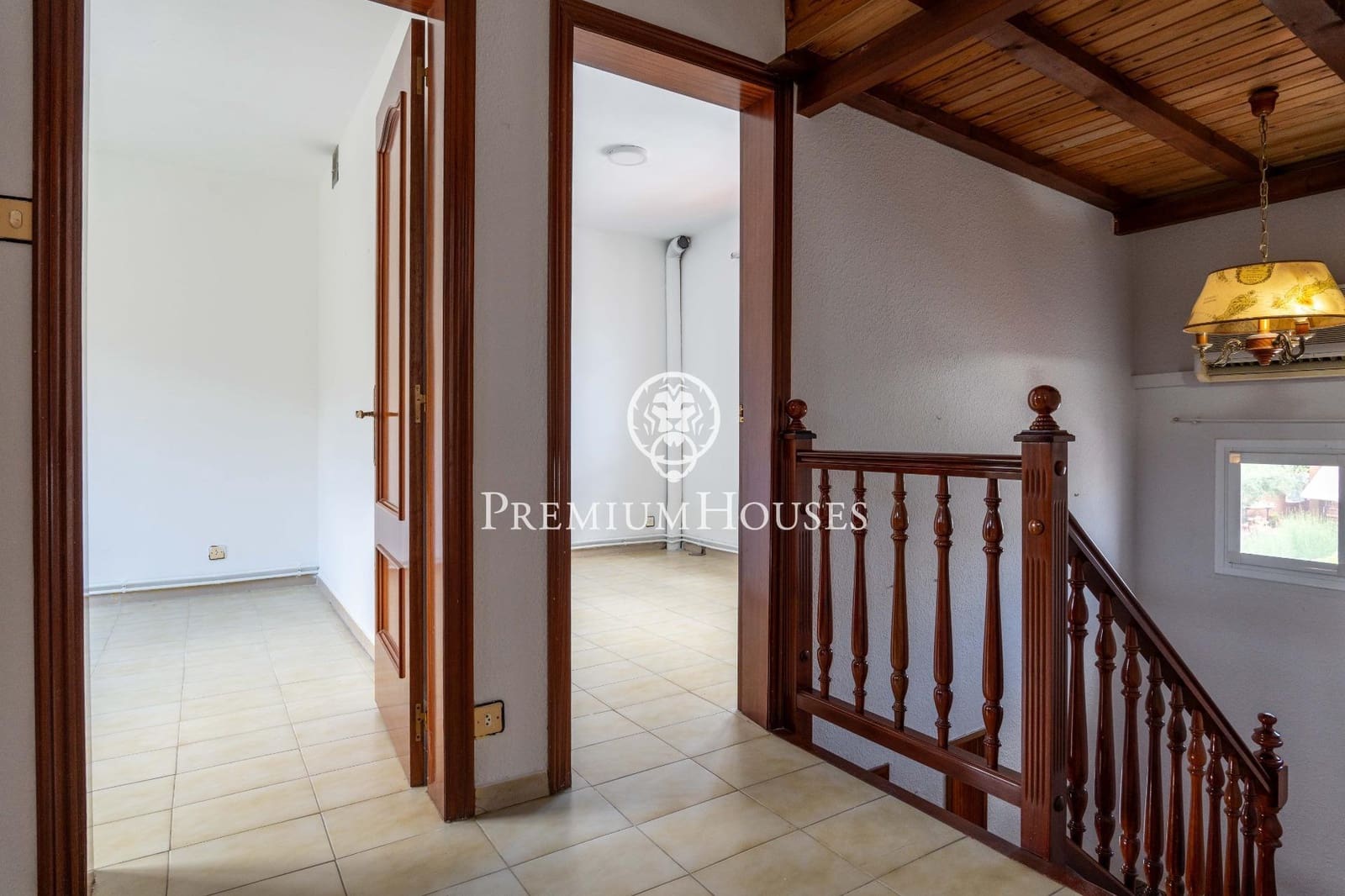 4 bedroom Terraced Villa for sale in Tarragona city with garage - € 365,000 (Ref: 9839533)