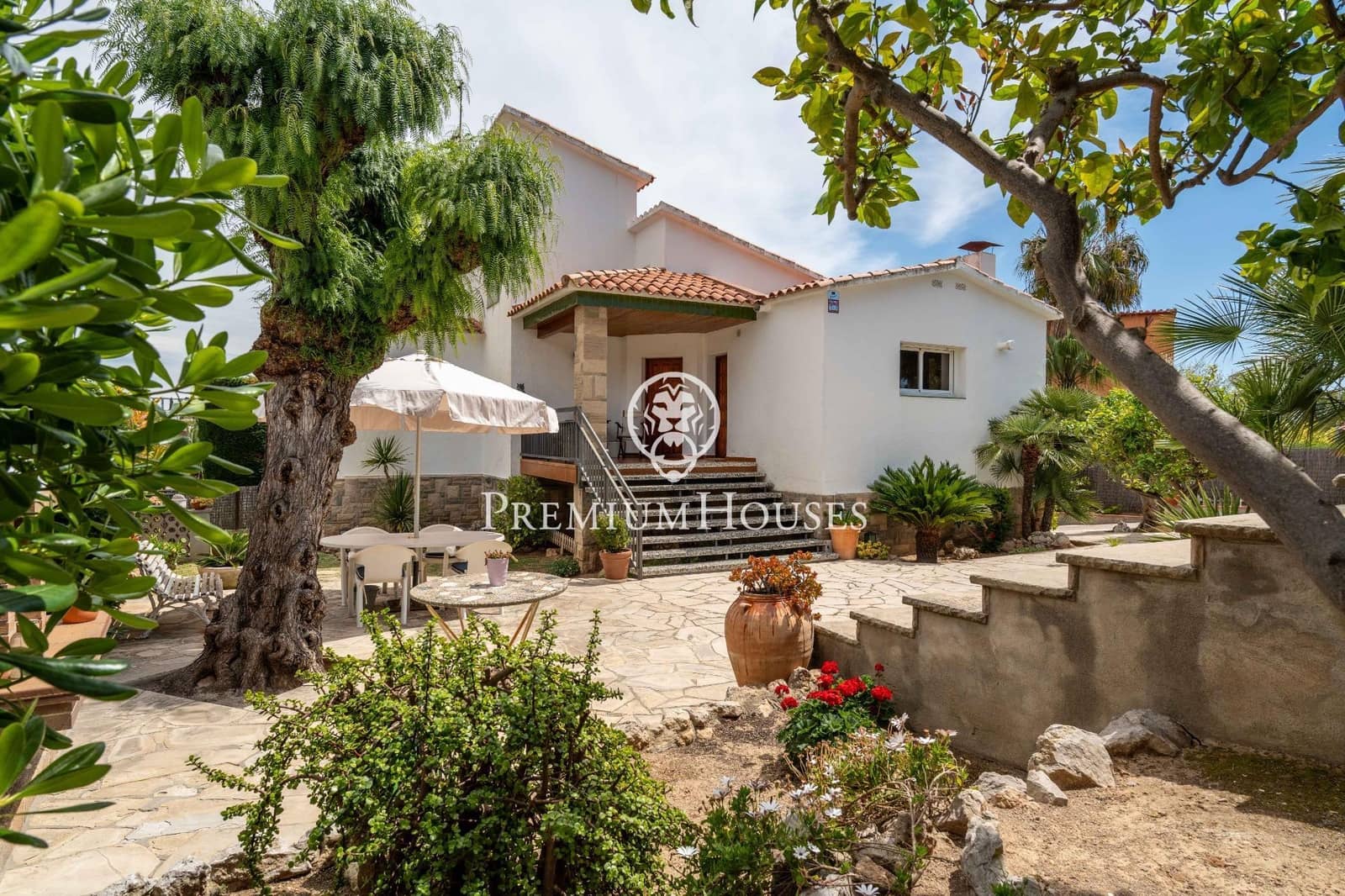 4 bedroom Villa for sale in Vilanova i la Geltru with pool garage - € 858,000 (Ref: 9839536)