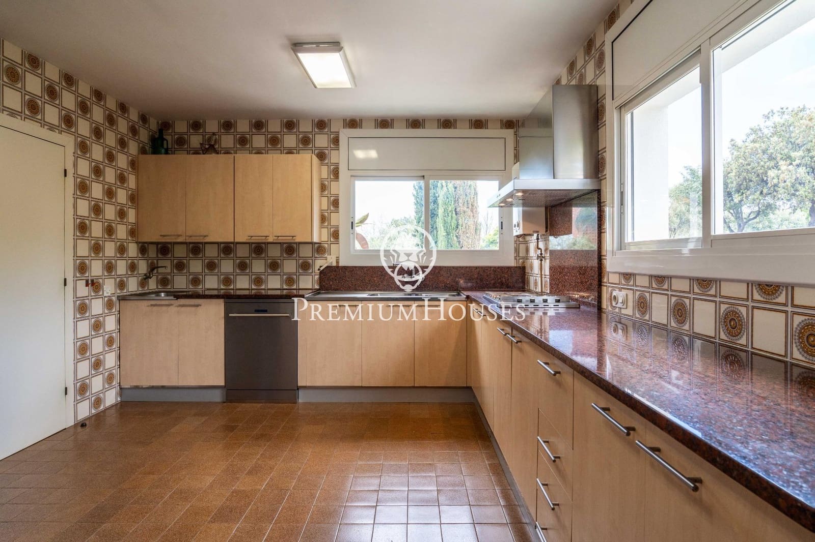 4 bedroom Villa for sale in Vilanova i la Geltru with pool garage - € 858,000 (Ref: 9839536)