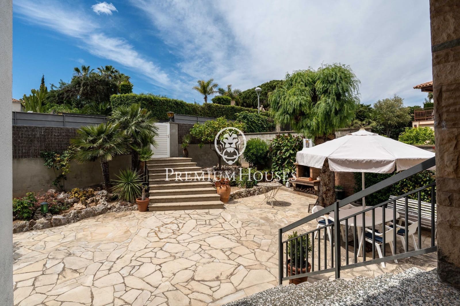 4 bedroom Villa for sale in Vilanova i la Geltru with pool garage - € 858,000 (Ref: 9839536)
