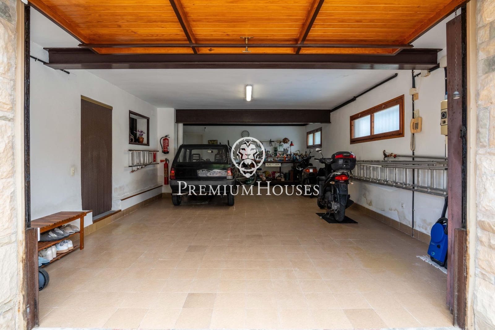 4 bedroom Villa for sale in Vilanova i la Geltru with pool garage - € 858,000 (Ref: 9839536)