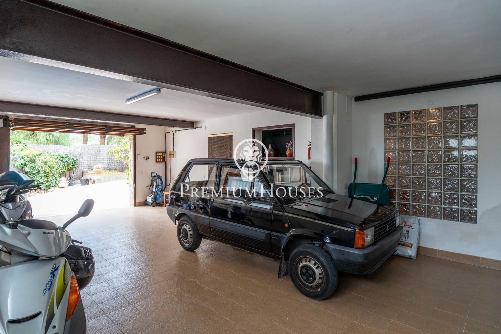4 bedroom Villa for sale in Vilanova i la Geltru with pool garage - € 858,000 (Ref: 9839536)