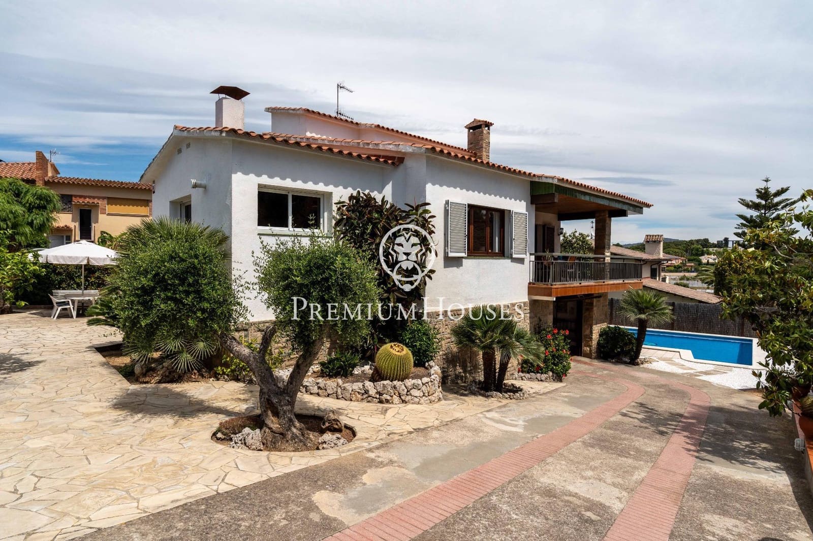 4 bedroom Villa for sale in Vilanova i la Geltru with pool garage - € 858,000 (Ref: 9839536)