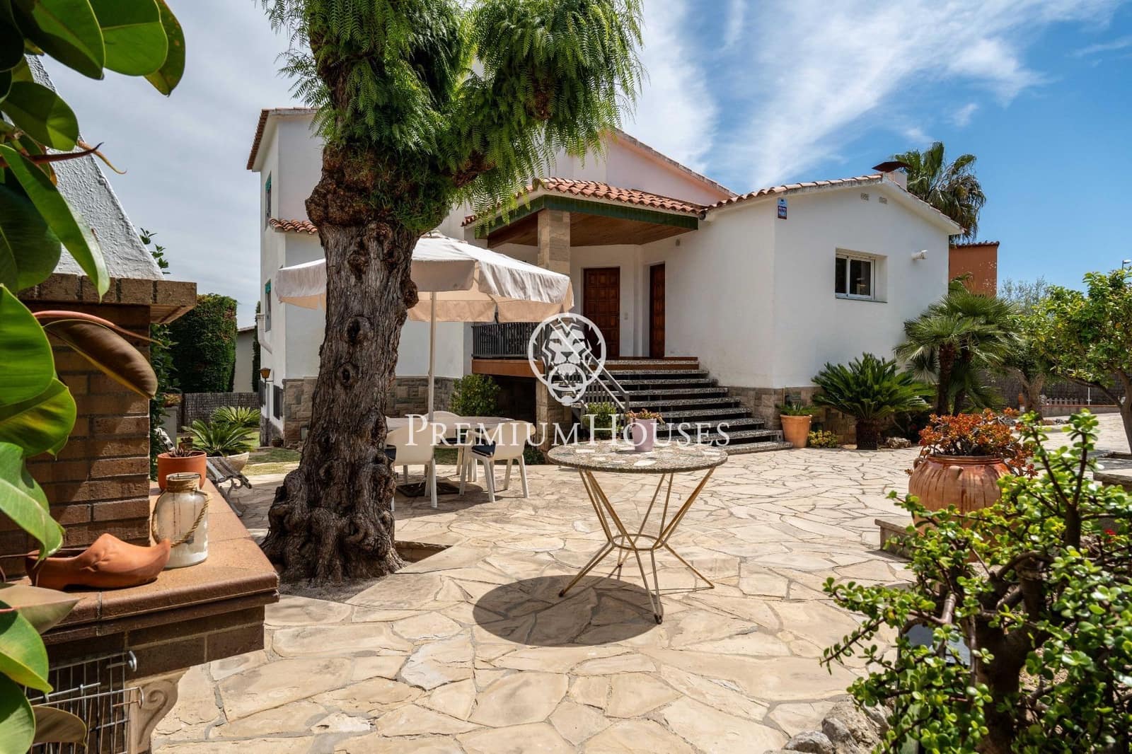 4 bedroom Villa for sale in Vilanova i la Geltru with pool garage - € 858,000 (Ref: 9839536)