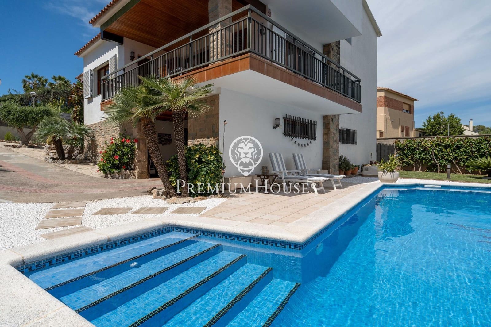 4 bedroom Villa for sale in Vilanova i la Geltru with pool garage - € 858,000 (Ref: 9839536)