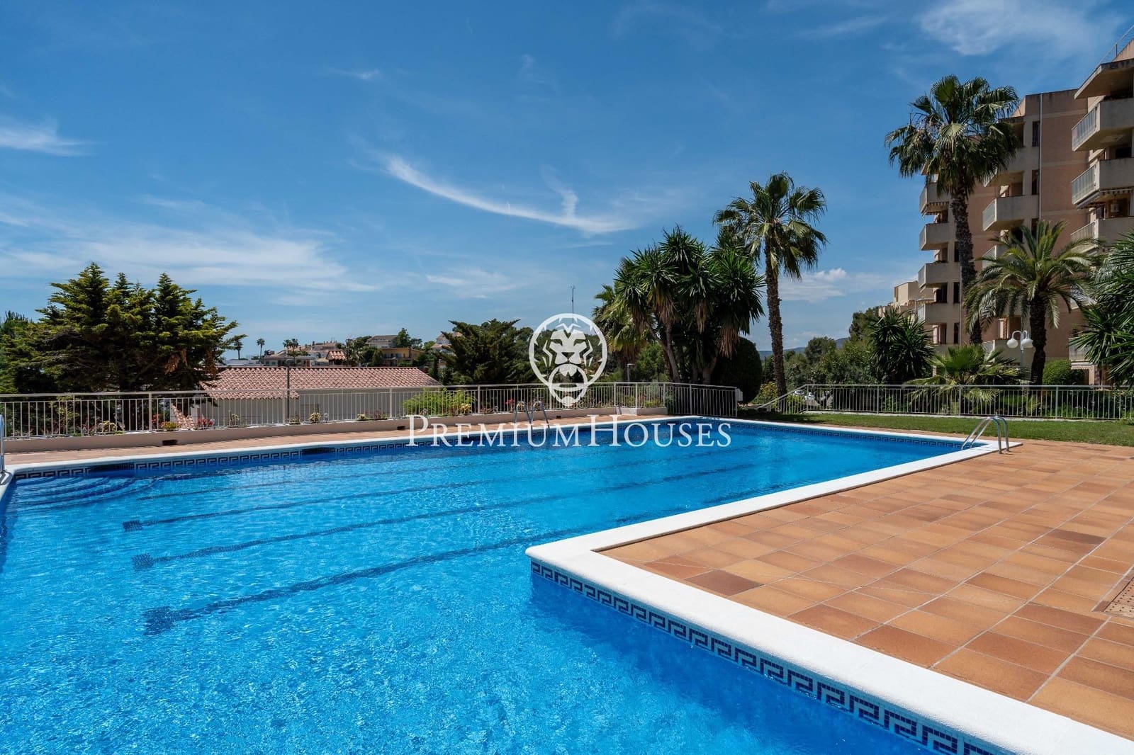 2 bedroom Flat for sale in Sant Pere de Ribes with pool - € 420,000 (Ref: 9849653)