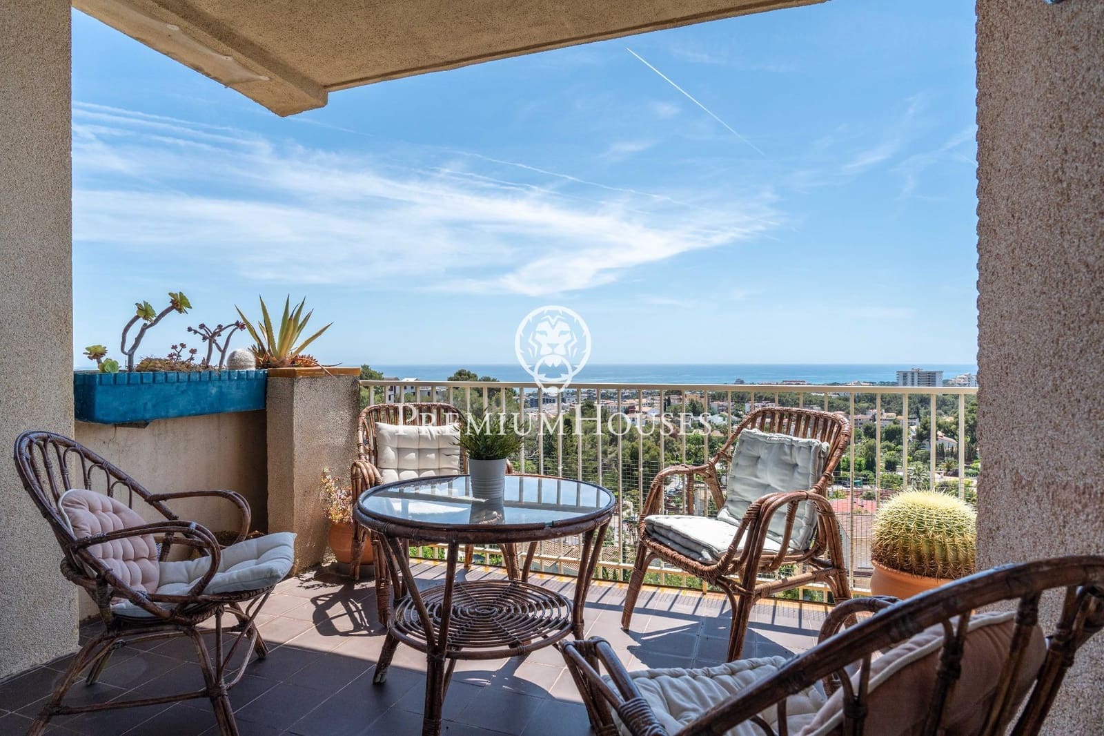 2 bedroom Flat for sale in Sant Pere de Ribes with pool - € 420,000 (Ref: 9849653)