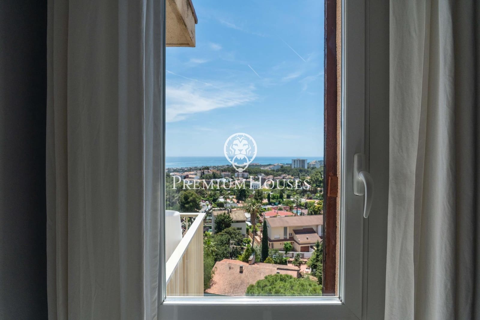 2 bedroom Flat for sale in Sant Pere de Ribes with pool - € 420,000 (Ref: 9849653)